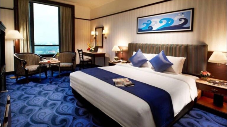 Hotel stay tips: पहली बार होटल में ठहरने जा रहे हैं? इन गलतियों से बचें वरना बिगड़ सकता है पूरा ट्रिप