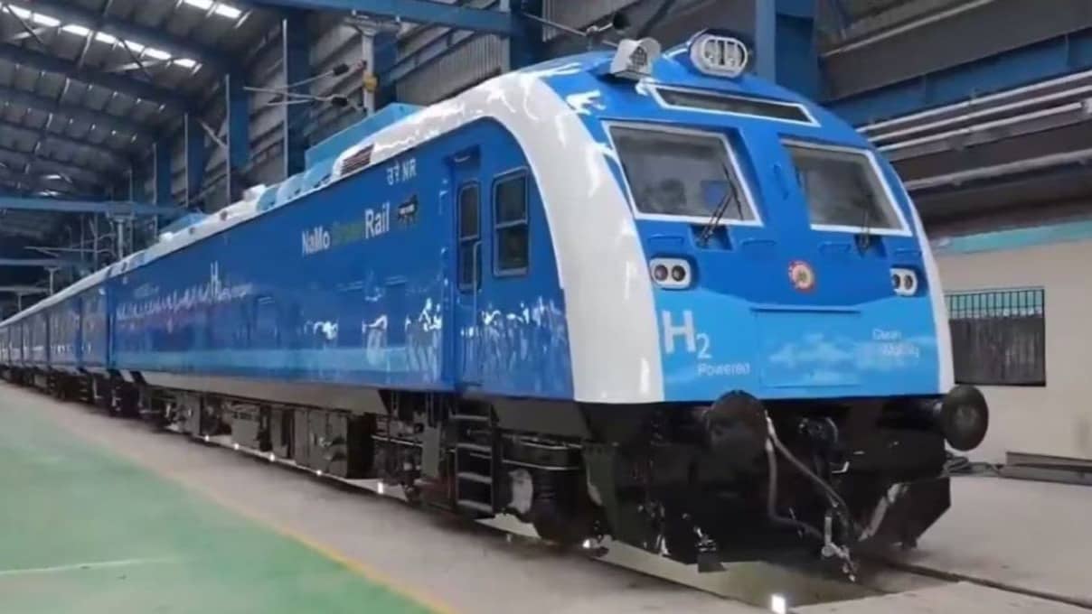 Hydrogen Train: न धुआं, न प्रदूषण... भारत में पहली हाइड्रोजन ट्रेन को मिली मंजूरी, जींद-सोनीपत रूट पर चलेगी
