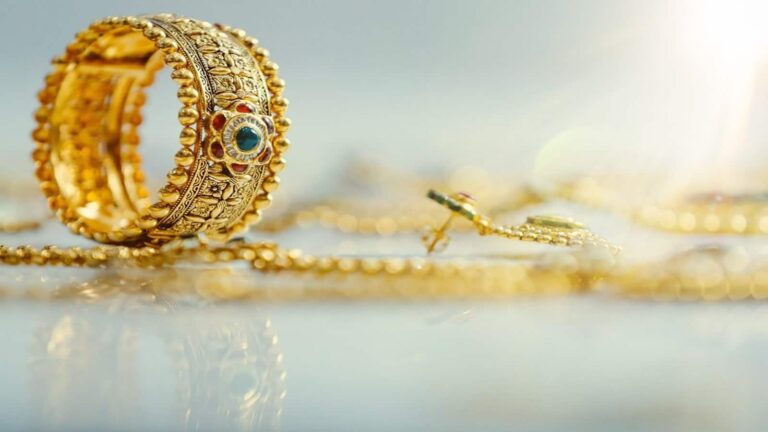 Gold Price Today: सोना हुआ और सस्ता, दिल्ली में ₹145240 पर आया 22 कैरेट; आपके शहर में क्या है रेट?