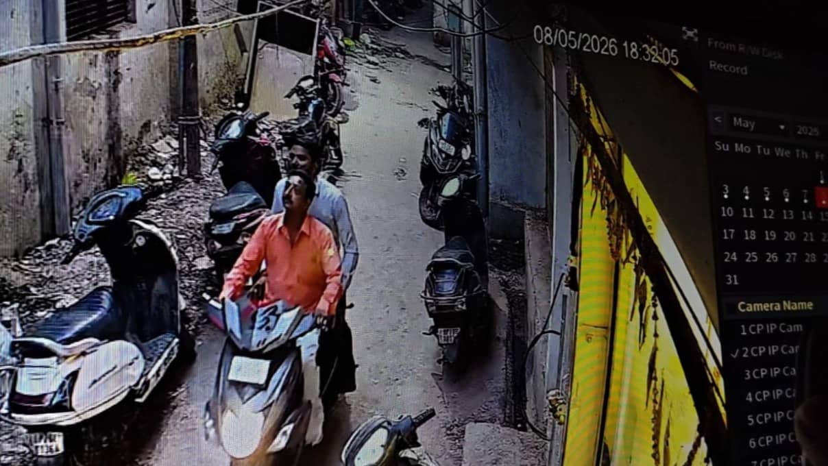 Kanpur Murder: कानपुर में व्‍यापारी की हत्या से मचा हड़कंप, घर के पास धर्मशाला की छत पर मिली खून से लथपथ लाश; मर्डर से पहले हुआ था धमाका