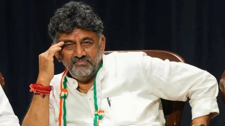 कर्नाटक की तस्वीर साफ... डीके शिवकुमार चुने गए विधायक दल के नेता, इस तारीख को लेंगे CM पद की शपथ