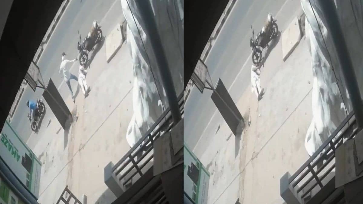UP: लखनऊ में दिनदहाड़े फायरिंग से हड़कंप, PGI के पास प्रोपर्टी डीलर की गोली मारकर हत्या, CCTV में कैद हुई वारदात