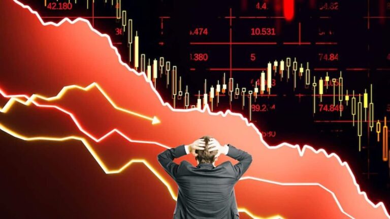 Sensex में 800 अंकों की गिरावट, इन सेक्टर्स में दबाव पर 5 सेकंड में ₹3 लाख करोड़ साफ