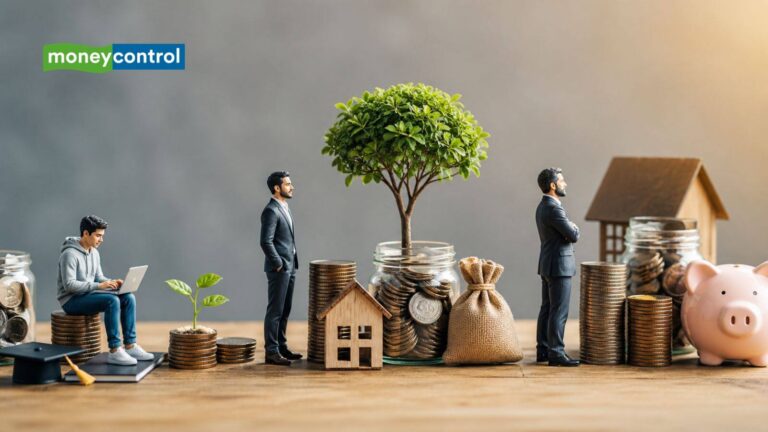 20, 30 और 40... उम्र के हर दशक में कैसे बनाएं निवेश, खर्च और लोन के बीच संतुलन?