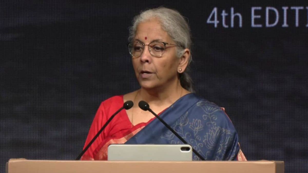 'ईंधन की बढ़ती कीमतें, पश्चिम एशिया संकट बहुत बड़ा है लेकिन...', वित्त मंत्री निर्मला सीतारमण ने स्वीकारा, बताया कैसे करेंगे मुकाबला