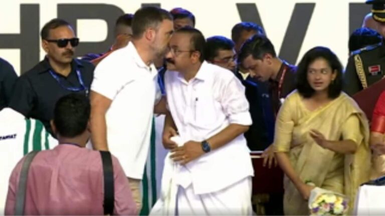 VIDEO: राहुल गांधी ने वीडी सतीशन के कान में क्या कहा कि स्टेज पर वो तुरंत हो गए हाइपर एक्टिव और किया ये काम