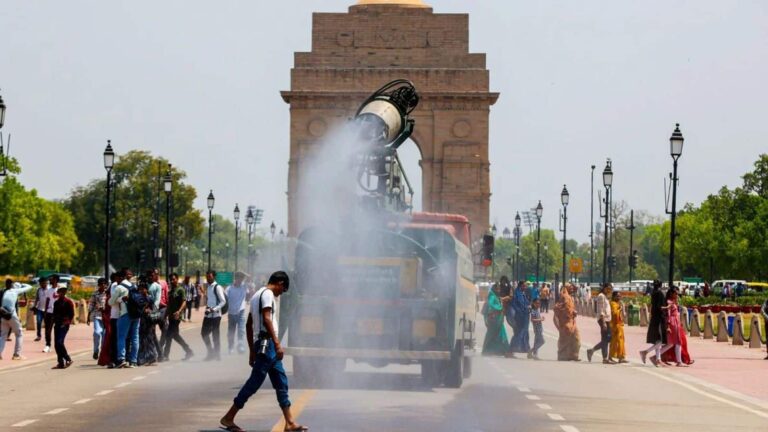 Delhi Weather Today: दिल्ली में भयानक लू और हीटवेव का ऑरेंज अलर्ट, आज 46°C तक जा सकता है टेंप्रेचर, IMD ने जारी किया ये अलर्ट