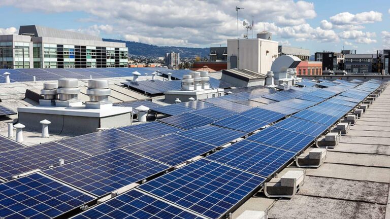 Surya Ghar Yojana: 40 लाख घरों में लग गए रूफटॉप सोलर, अभी Solar डीलर बनने के तरीके और इसके 5 बड़े फायदे जान लीजिए