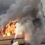 BREAKING: बिहार के सासाराम स्टेशन पर खड़ी पैसेंजर ट्रेन में लगी भीषण आग, मची अफरा-तफरी