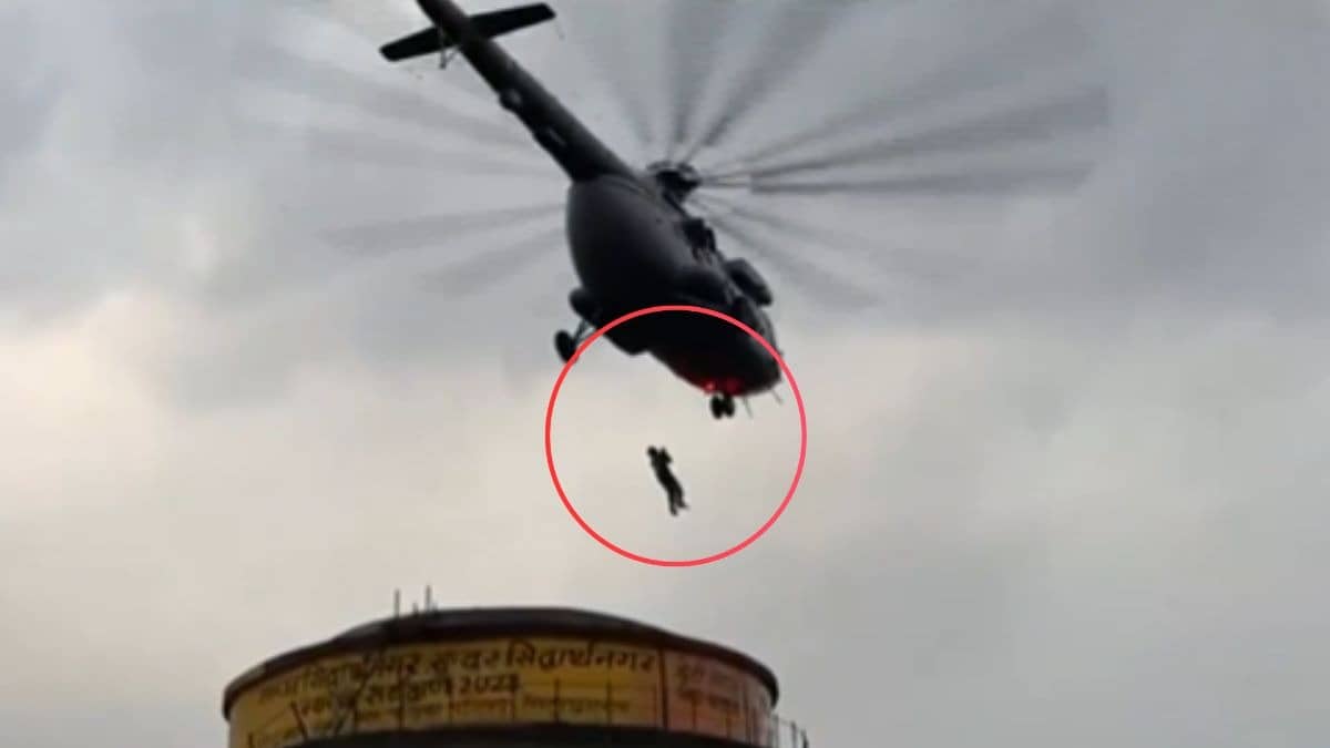 पानी टंकी पर चढ़े और टूट गई सीढ़ी… एयरफोर्स ने 16 घंटे तक फंसे रहे दो बच्चों को हेलीकॉप्टर से ऐसे किया रेस्क्यू; VIDEO देख करेंगे सेना को सलाम
