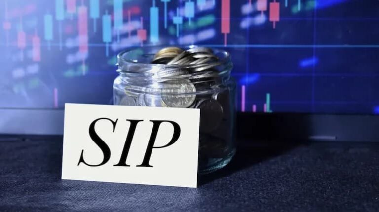 SIP से म्यूचुअल फंड की स्कीम में निवेश करते हैं तो कभी ना करें ये 5 गलतियां