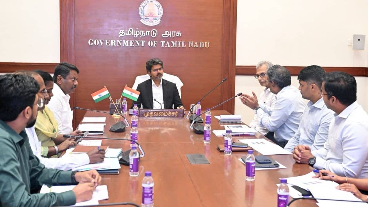 CM बनते ही विजय का सरकारी कर्मचारियों को तोहफा, DA दो फीसदी बढ़ाया; महिलाओं के लिए भी बड़ी घोषणा