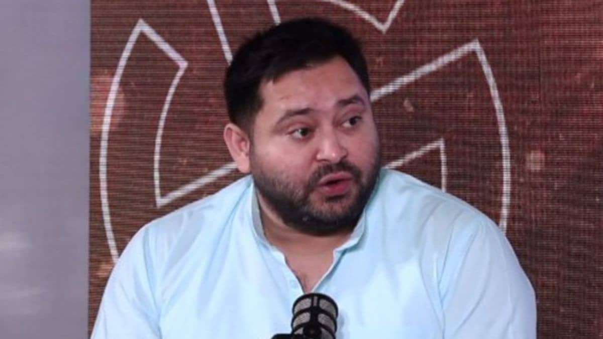 'तंत्र-मंत्र-षडयंत्र का उजागर जल्द होने वाला है, जब अंपायर ही बेइमान हो तो...', बंगाल चुनाव नतीजे के बाद तेजस्वी यादव की पहली प्रतिक्रिया