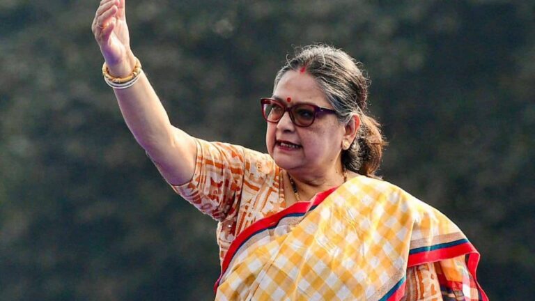 West Bengal: बंगाल चुनाव में हारते ही ममता बनर्जी को झटके पे झटका, अब सांसद काकोली घोष ने TMC में सभी पदों से दिया इस्तीफा