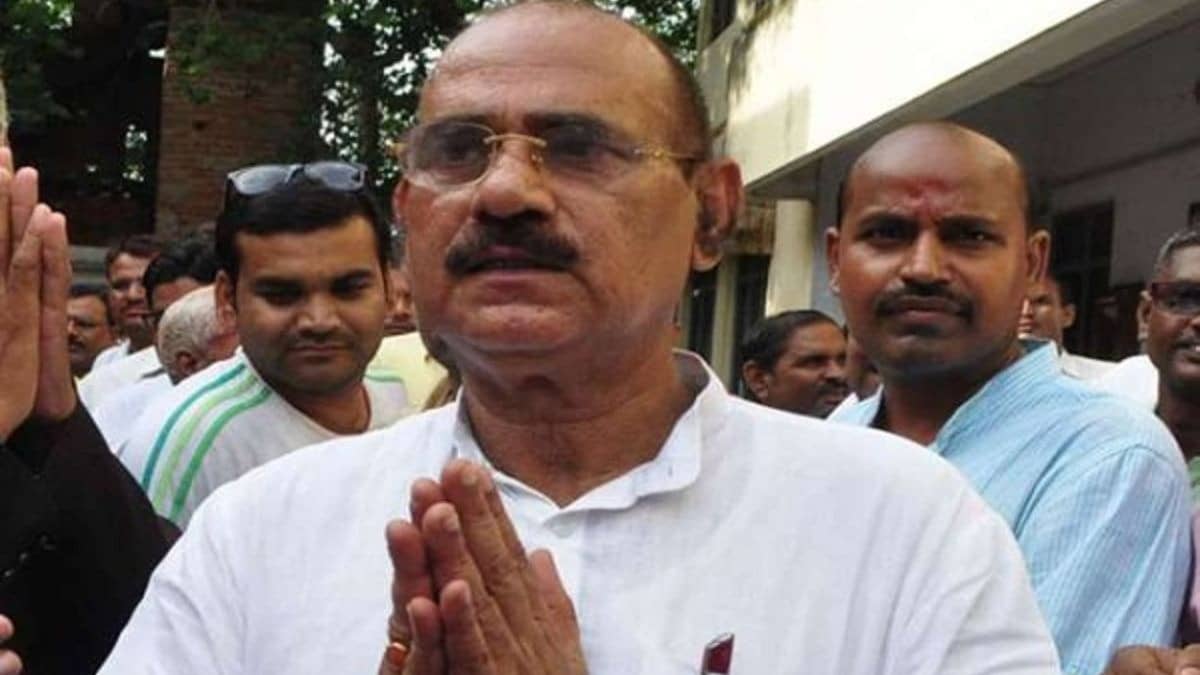 पूर्व बाहुबली विधायक विजय मिश्रा को उम्रकैद की सजा, इलाहाबाद यूनिवर्सिटी के छात्र की अदालत में गोली मारकर की थी हत्या
