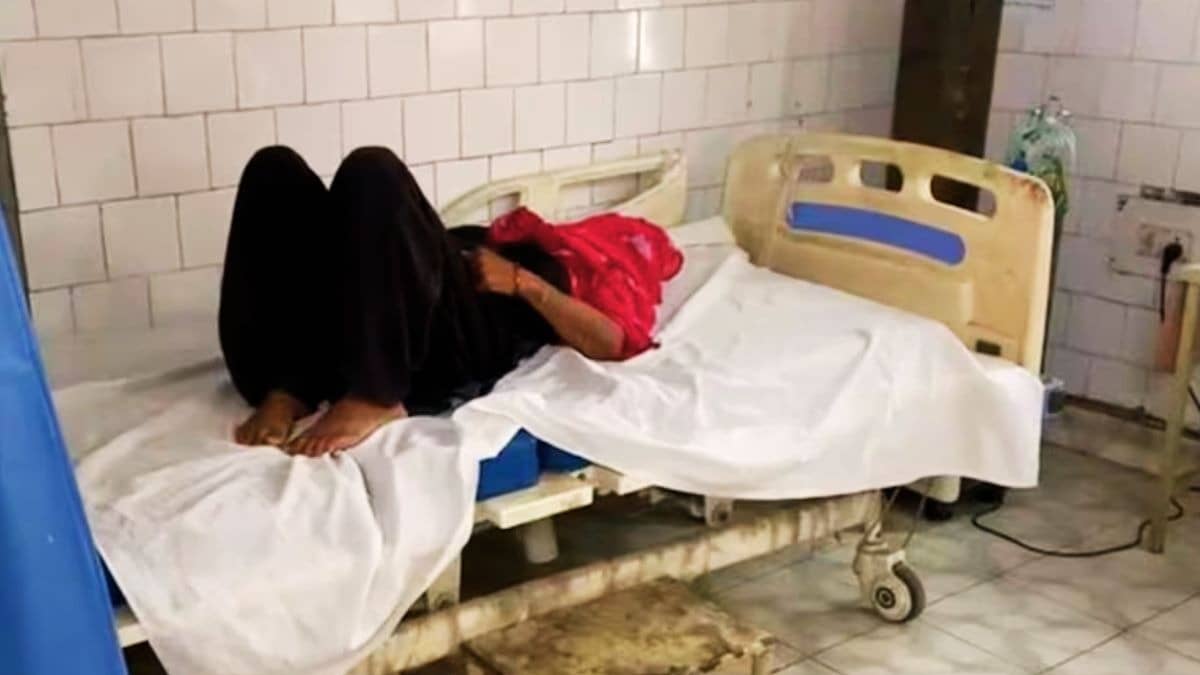 मुंह पर काटा, घूंसा मारा और... ग्रेटर नोएडा में 70 साल की बुजुर्ग महिला से रेप की कोशिश, विरोध करने पर की मारपीट