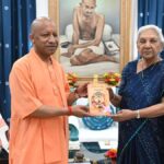 कल शाम होगा यूपी कैबिनेट का विस्तार! CM योगी ने राज्यपाल से की मुलाकात, इन नए चेहरों को लेकर लखनऊ में सियासी हलचल तेज-देखिए LIST