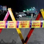 BREAKING: रेस्टोरेंट के अंदर फायरिंग से दहली दिल्ली की अमर कॉलोनी, कपल खा रहा था खाना; तभी मामूली कहासुनी के बाद 3 बदमाशों ने युवक को मारी गोली
