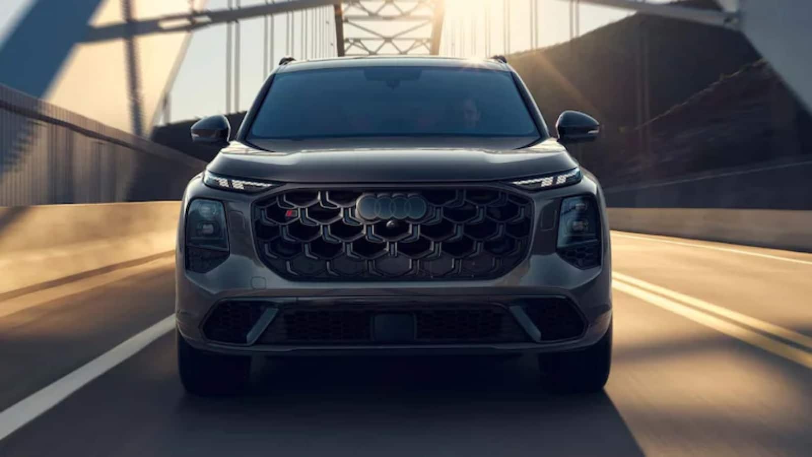2026 Audi Q7 से उठा पर्दा, EV के दौर में दिखा दमदार डीजल इंजन का जलवा