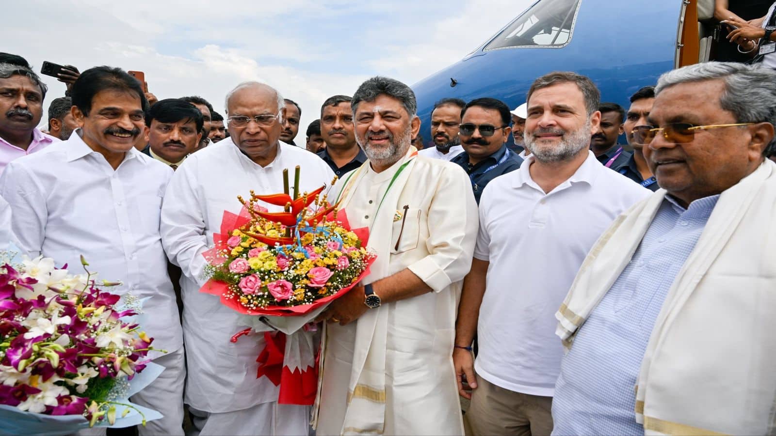 DK Shivakumar: कांग्रेस के संकटमोचक से कर्नाटक के मुख्यमंत्री तक...किसी फिल्म से कम नहीं है डीके शिवकुमार की कहानी