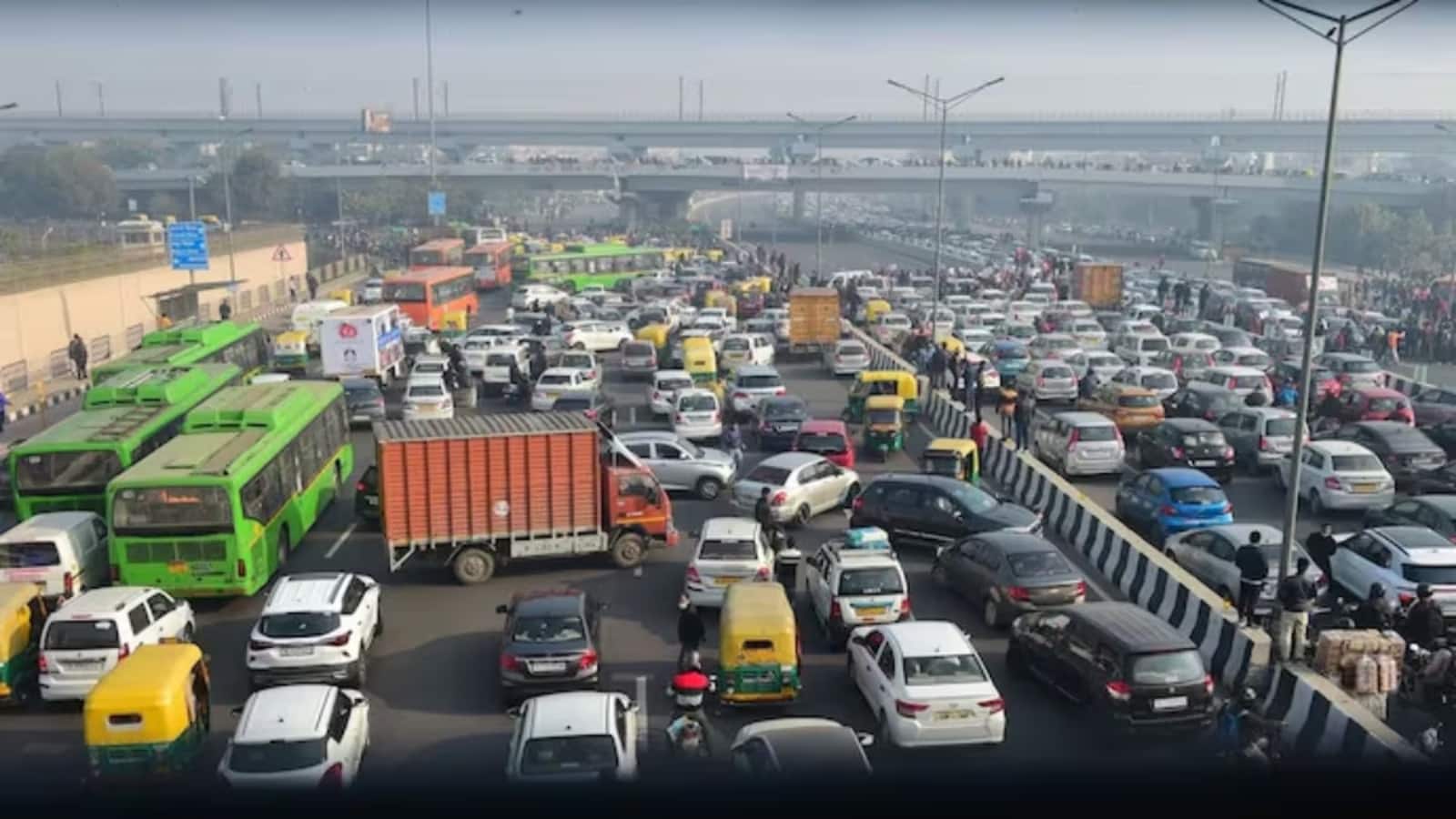 दिल्ली-एनसीआर में प्रदूषण पर बड़ा वार, बंद होंगी पुरानी बसें और ट्रक, केंद्र सरकार ने 5041 करोड़ की योजना को दी मंजूरी