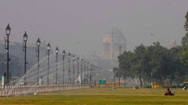 Delhi Weather Today: राजधानी में बारिश के बाद हवा हुई साफ, AQI पहुंचा 100 से नीचे, इस हफ्ते लू चलने के आसार नहीं