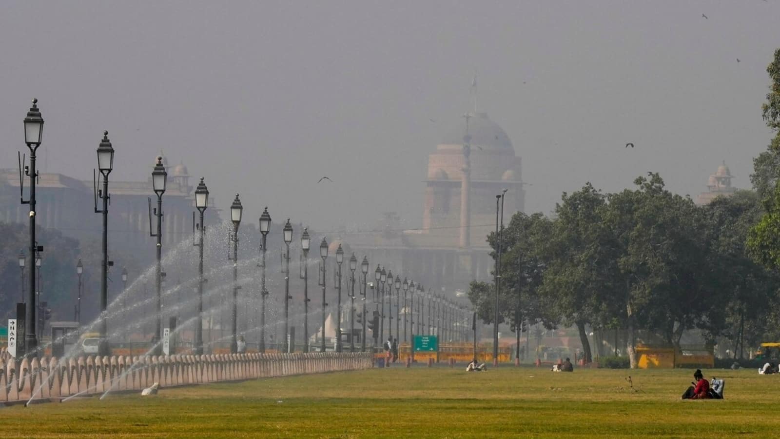 Delhi Weather Today: राजधानी में बारिश के बाद हवा हुई साफ, AQI पहुंचा 100 से नीचे, इस हफ्ते लू चलने के आसार नहीं
