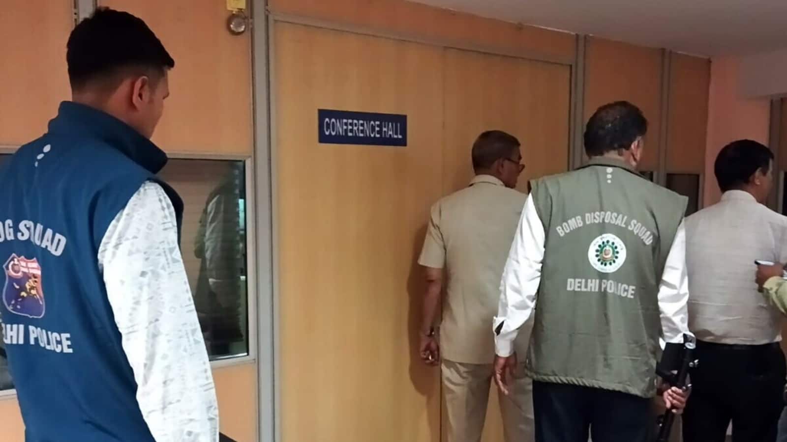 Delhi Bomb Threat: दिल्ली MCD मेयर को बम से उड़ाने की धमकी, आधिकारिक ईमेल पर आया मैसेज, जांच में जुटी पुलिस
