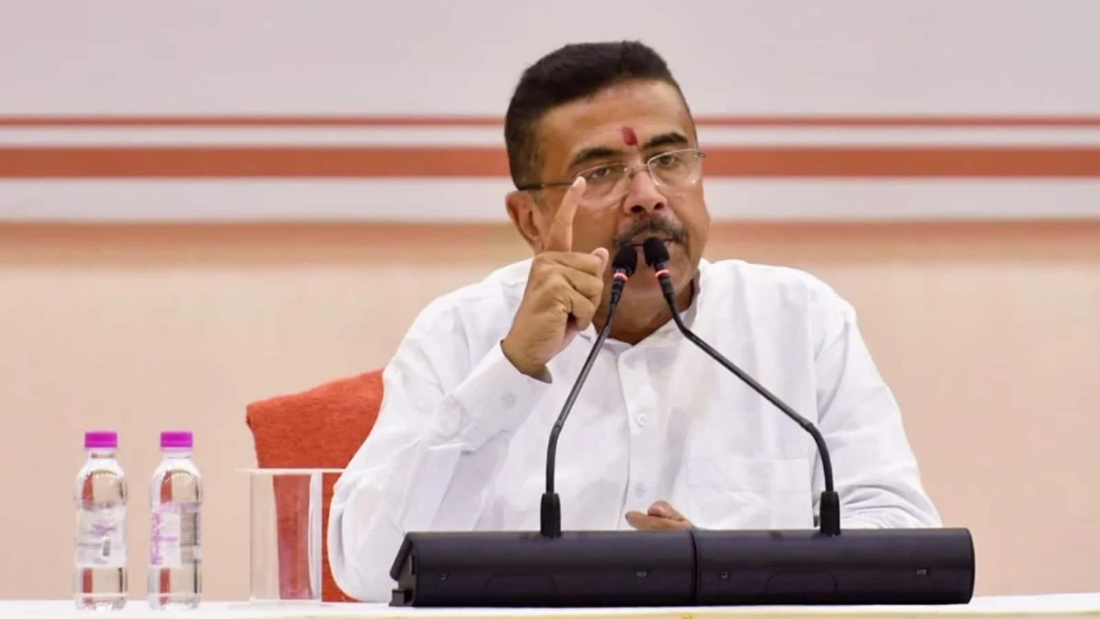 Vande Mataram Controversy: "देश में रहना है तो..." वंदे मातरम को लेकर शुभेंदु अधिकारी और मुस्लिम संगठन आमने-सामने