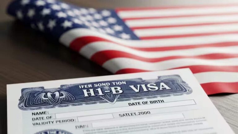 H-1B Visa News: भारतीयों को अमेरिकी कोर्ट से बड़ी राहत, एच-1बी वीजा पर ट्रंप की $100,000 फीस रद्द