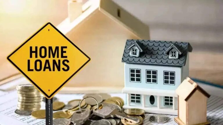 Home Loan EMI: घर खरीदने के लिए होम लोन लेने जा रहे हैं? इनकम के हिसाब से समझिए कितनी होनी चाहिए EMI ताकि ट्रैप में न फंसें