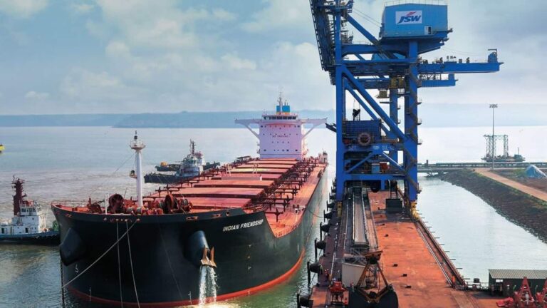 JSW Infra share price : QIP के जरिए फंड जुटाने की खबरों के बाद JSW Infra को लगे पंख, 5% से ज्यादा भागा शेयर