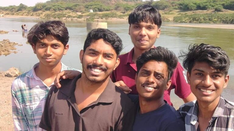 5 दोस्तों की आखिरी सेल्फी... फिर ये सभी समा गए वर्धा नदी में! इस दर्दनाक वाकये से फट पड़ेगा कलेजा