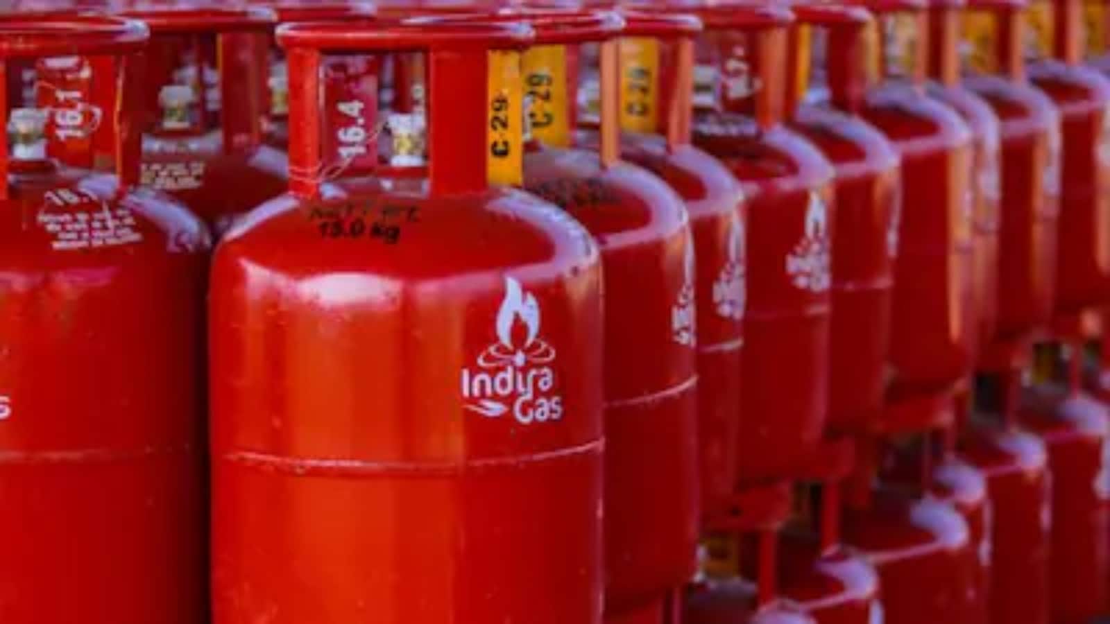 LPG Price Today: कई शहरों में 1000 रुपये से महंगा हुआ घरेलू LPG सिलेंडर, जानें आज की कीमतें