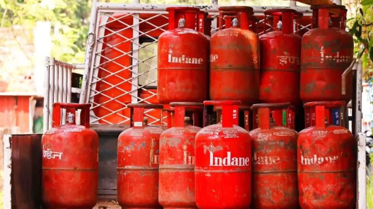 LPG Price Today: आपके शहर में कितना है घरेलू और कमर्शियल सिलेंडर का रेट? देखें पूरी लिस्ट