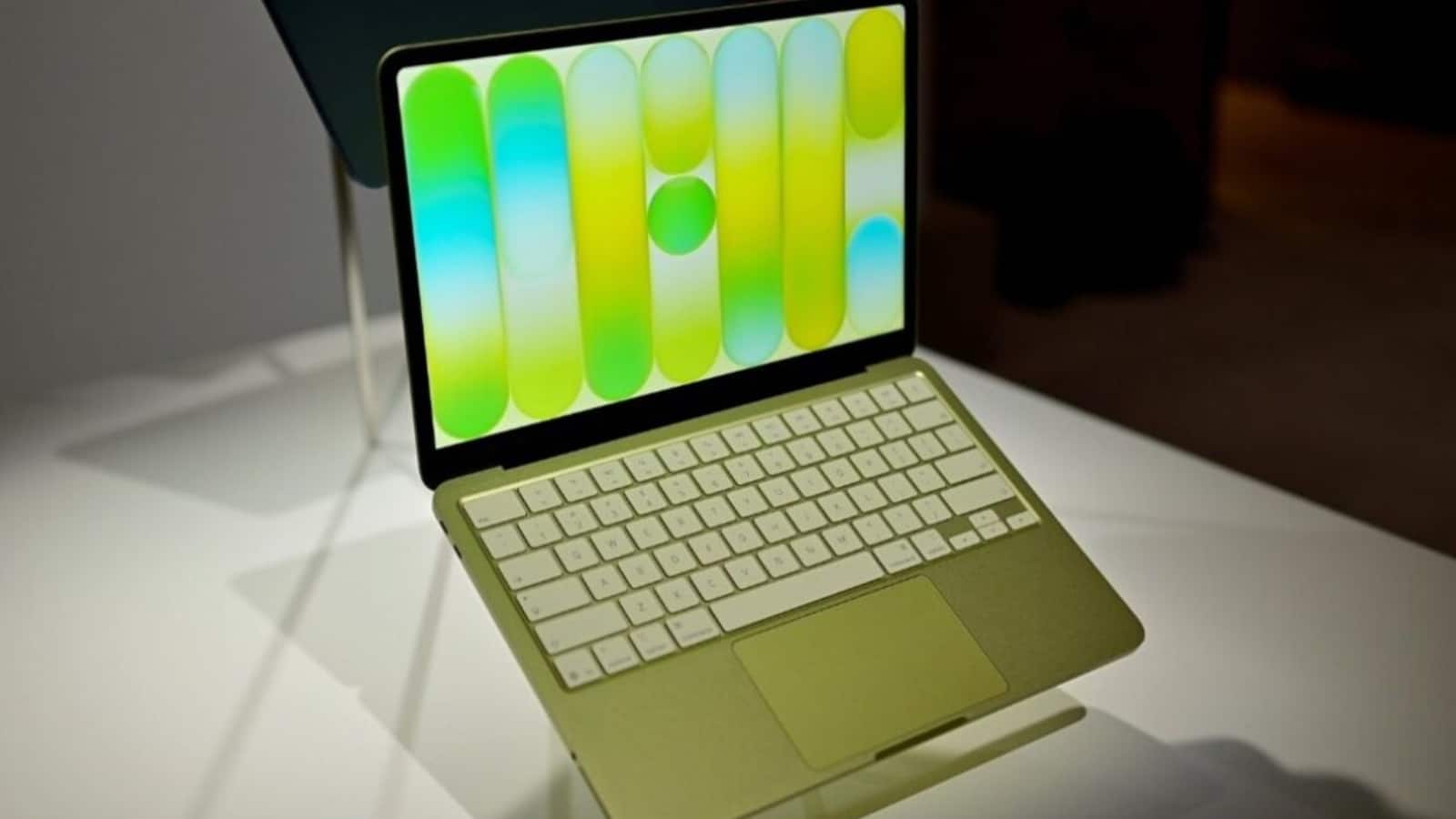 38440 रुपये में क्रोमा से खरीद सकते हैं Apple MacBook Neo, ये पूरा ऑफर समझ लीजिए