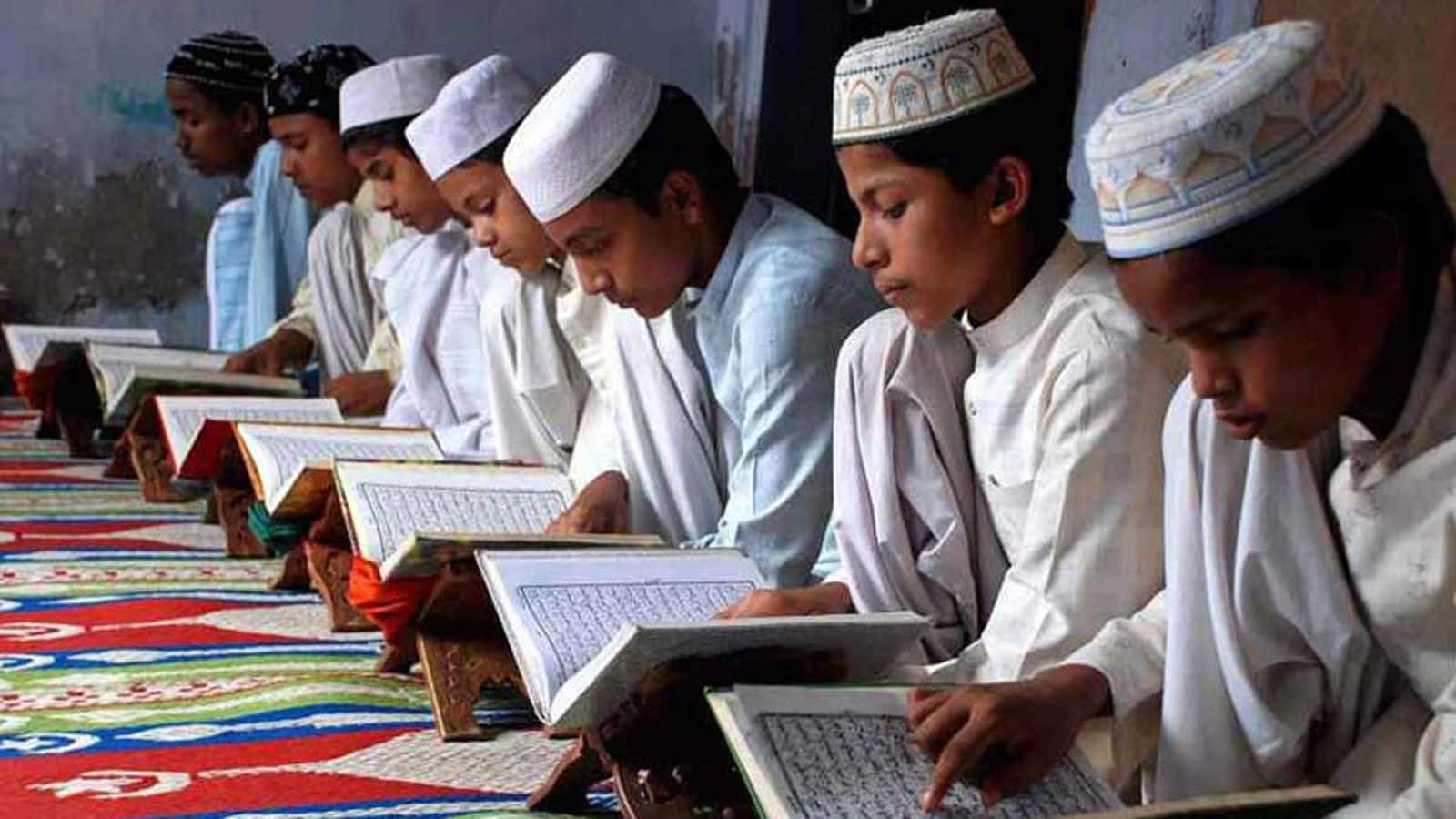 यूपी में मदरसों को लेकर योगी सरकार के बड़ा फैसला, अब नहीं चलेगी फर्जी हाजिरी...सख्त होगा अटेंडेंस सिस्टम