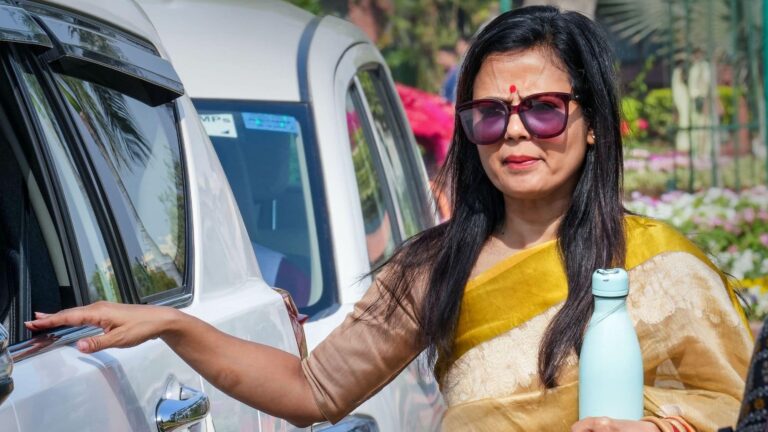 'थोड़ी हिम्मत दिखाइए...', यूसुफ पठान पर यूं क्यों भड़कीं महुआ मोइत्रा? दिल्ली दौरे पर कसा तंज
