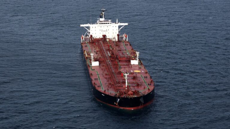 सीजफायर के बाद होर्मुज से निकला पहला जहाज भारतीय, 62000 टन LNG लेकर आ रही 'दिशा'