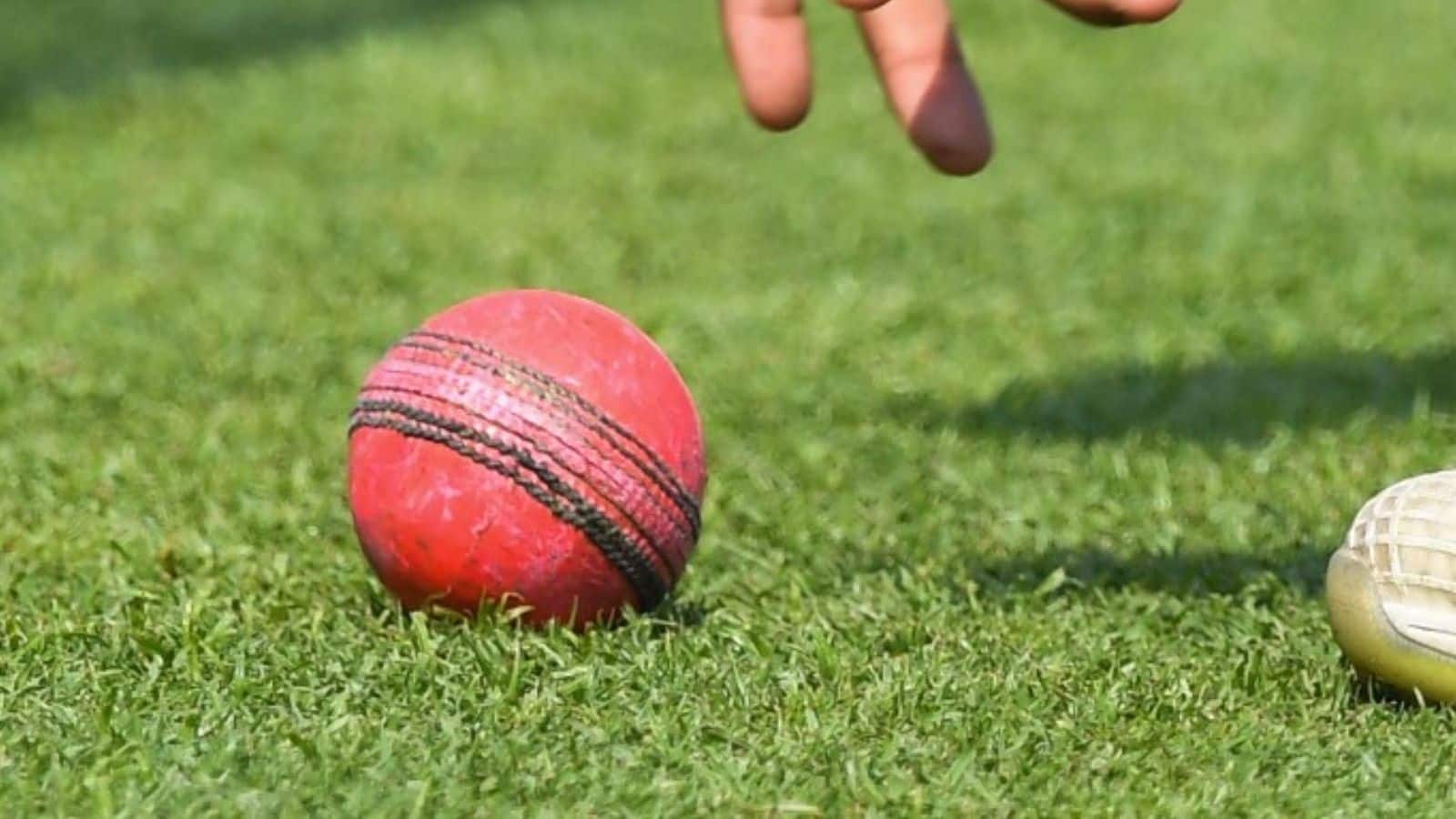 बीच मैच में बदल जाएगा गेंद का रंग, टेस्ट मैच में ICC लागू करने जा रहा नया नियम