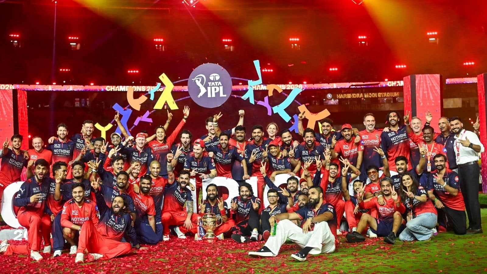चैंपियन बनने के बाद RCB के इस खिलाड़ी पर  BCCI ने लिया बड़ा एक्शन, लगाया बैन, जानें क्या थी वजह