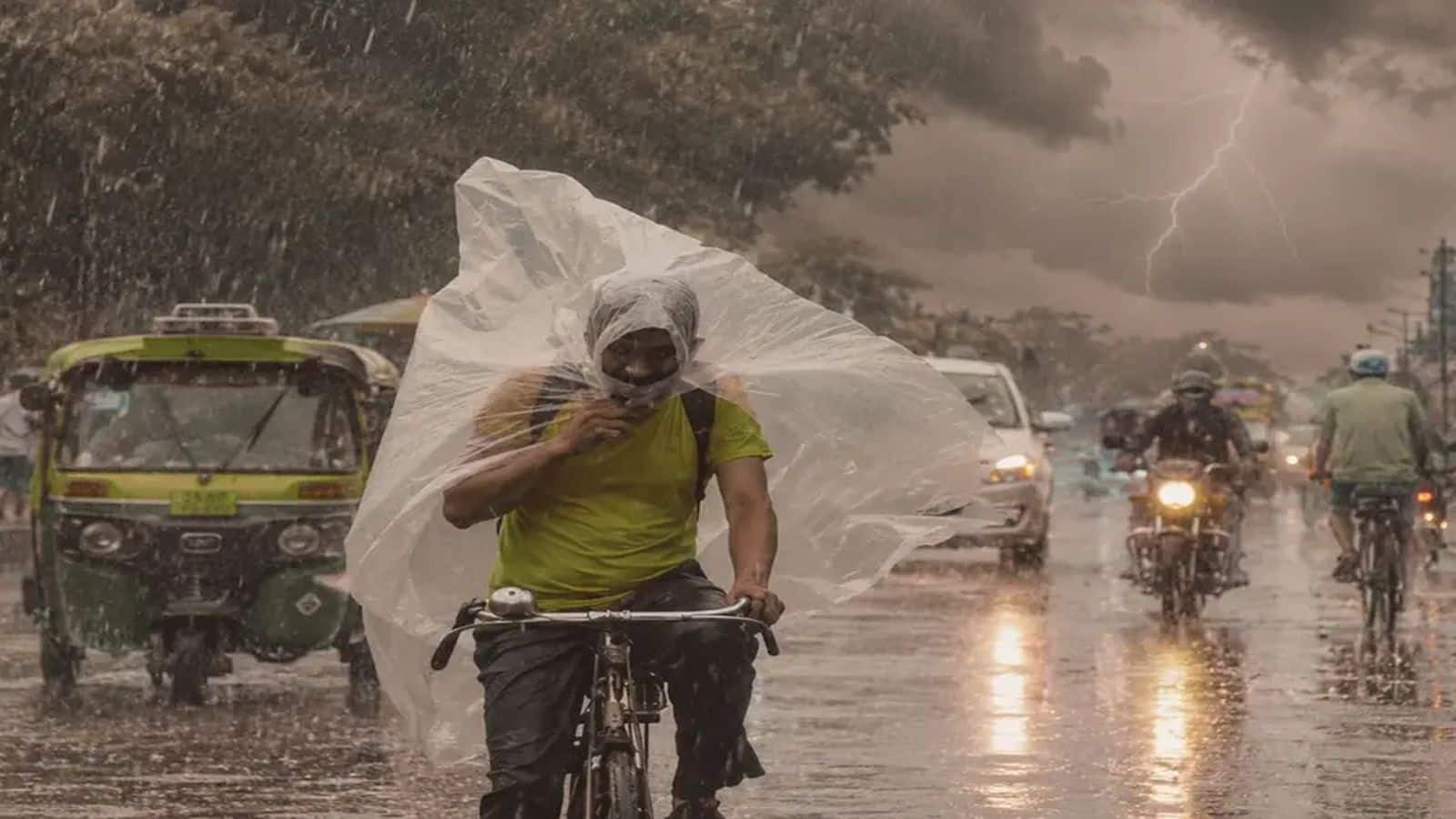 कल का मौसम 20 जून: IMD ने 13 राज्यों में भारी बारिश का अलर्ट दिया, दिल्ली समेत इन राज्यों में आंधी तूफान- Weather update