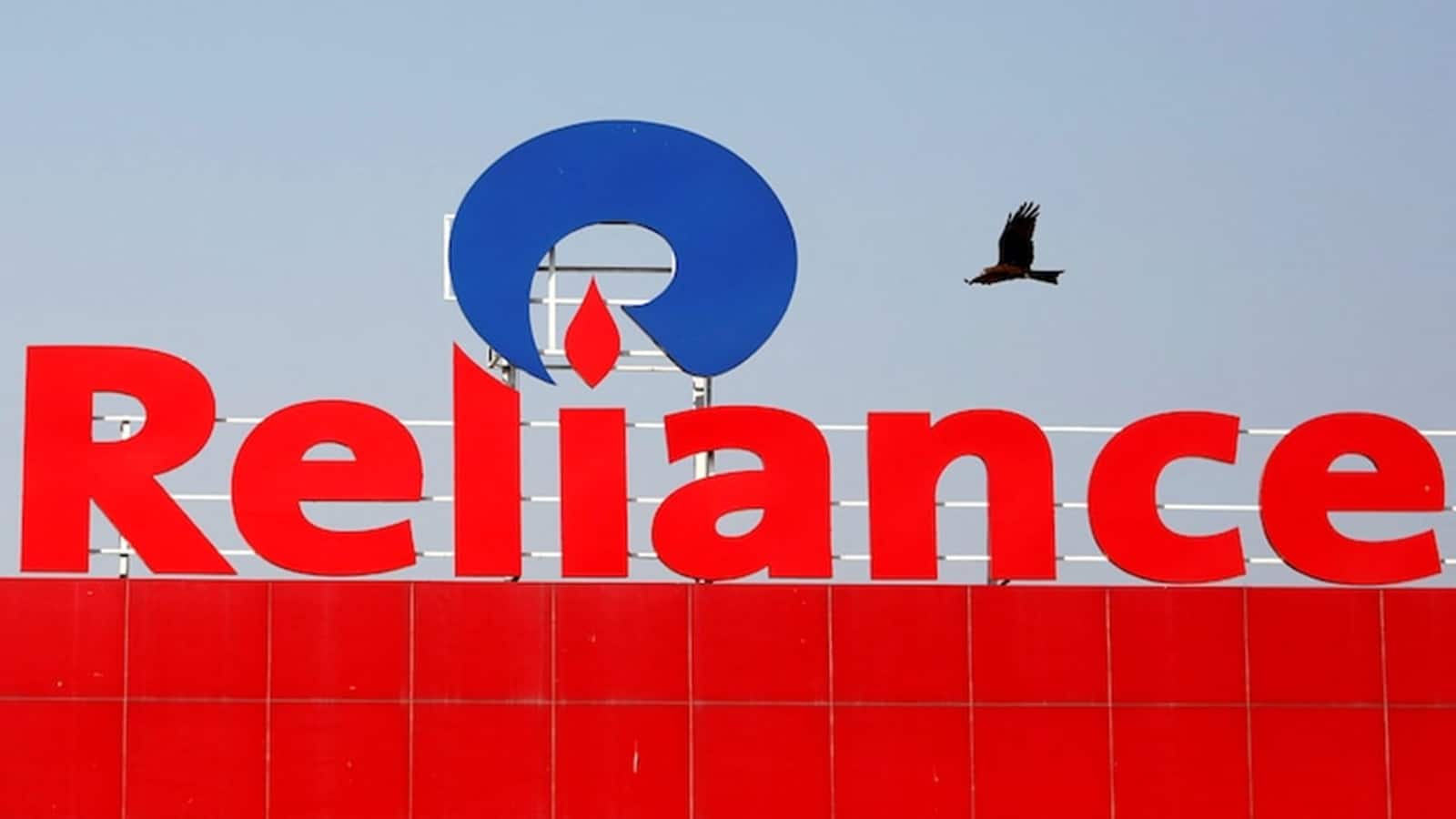 RIL Share Price : AGM से पहले RIL के शेयर सिर्फ तीन सेशन में 5% भागे, जानिए कहां से आया ये जोश
