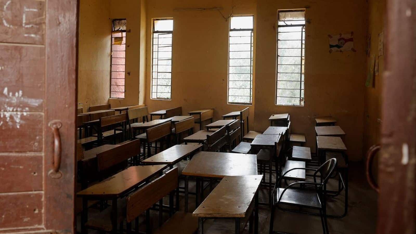 असम के स्कूल में बीफ को लेकर भारी बवाल! हिंदू छात्रों को खिलाने की कोशिश के आरोप में मुस्लिम महिला गिरफ्तार