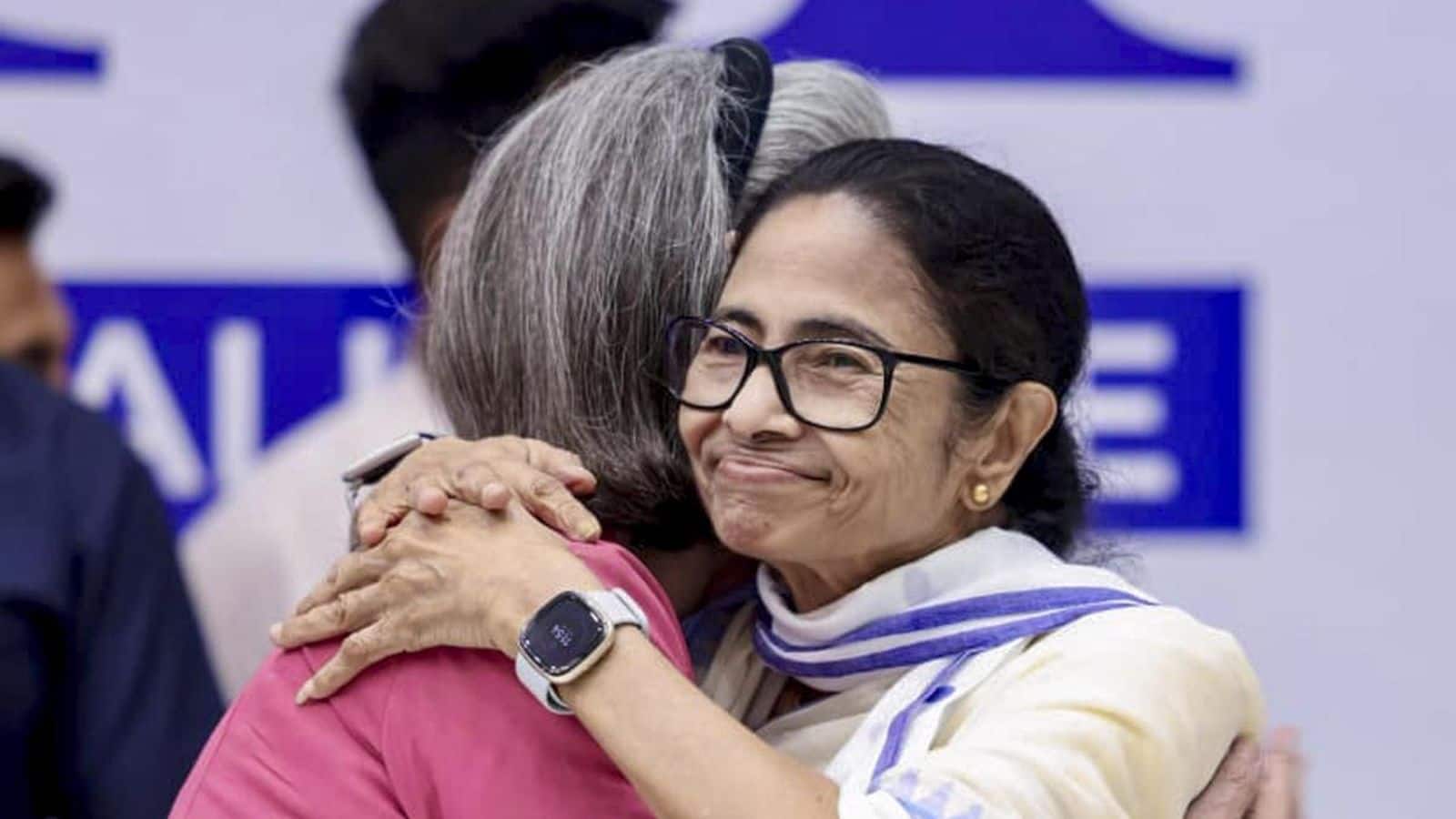 Exclusive: सोनिया गांधी ने ममता बनर्जी से क्या कहा, बंद दरवाजे के पीछे की बैठक में क्या तय हो गई नई रणनीति?