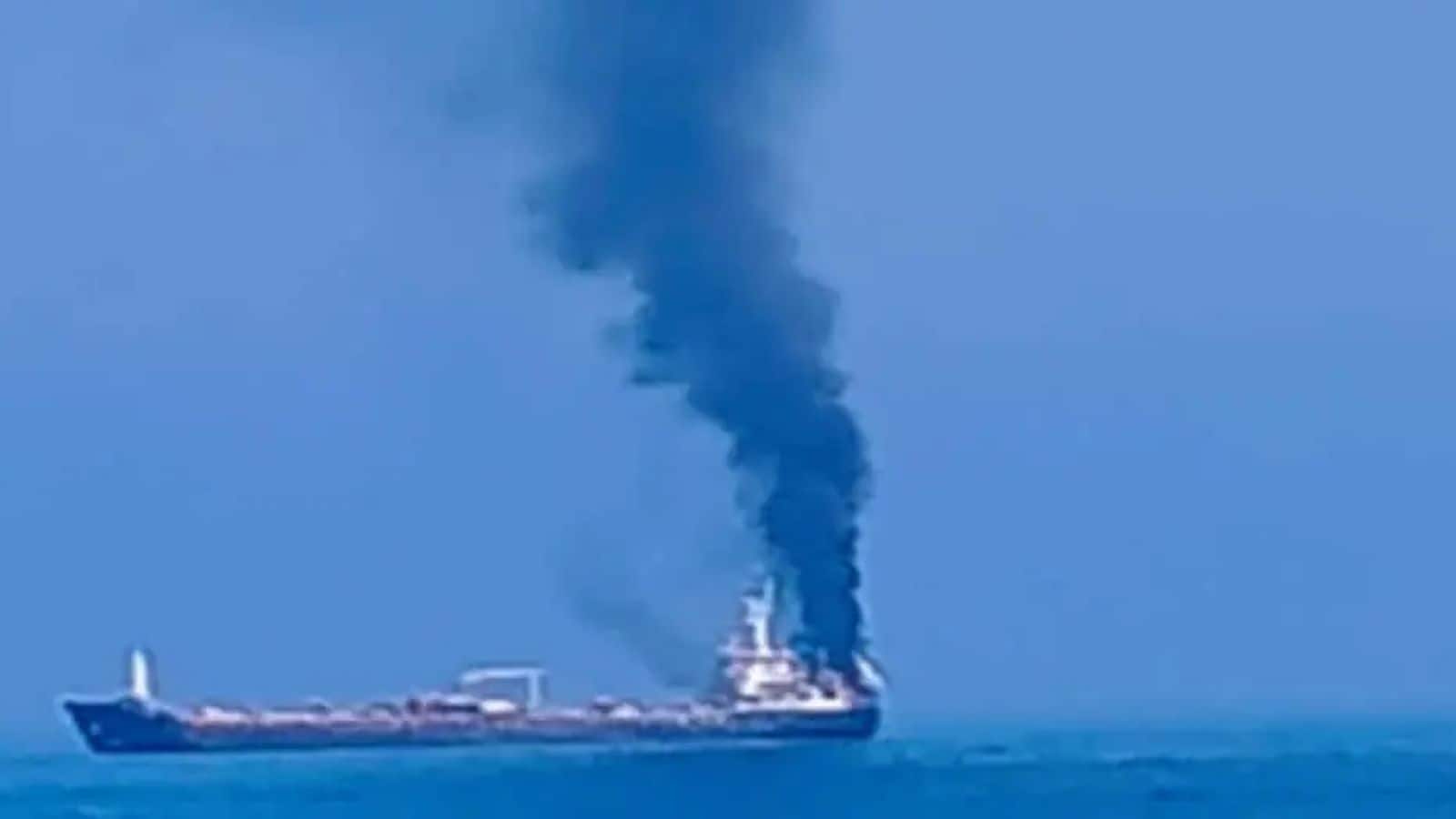 US attack Indian ship: ओमान तट के पास एक और जहाज पर अमेरिका का भीषण हमला, US हमले में लापता तीनों भारतीय नाविकों की मौत