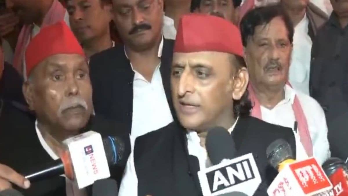 'PM मोदी आज विश्व गुरु कहलाते अगर...', ओमान तट पर हमले में 3 भारतीय नाविकों की मौत पर अखिलेश यादव ने ऐसा क्यों कहा?