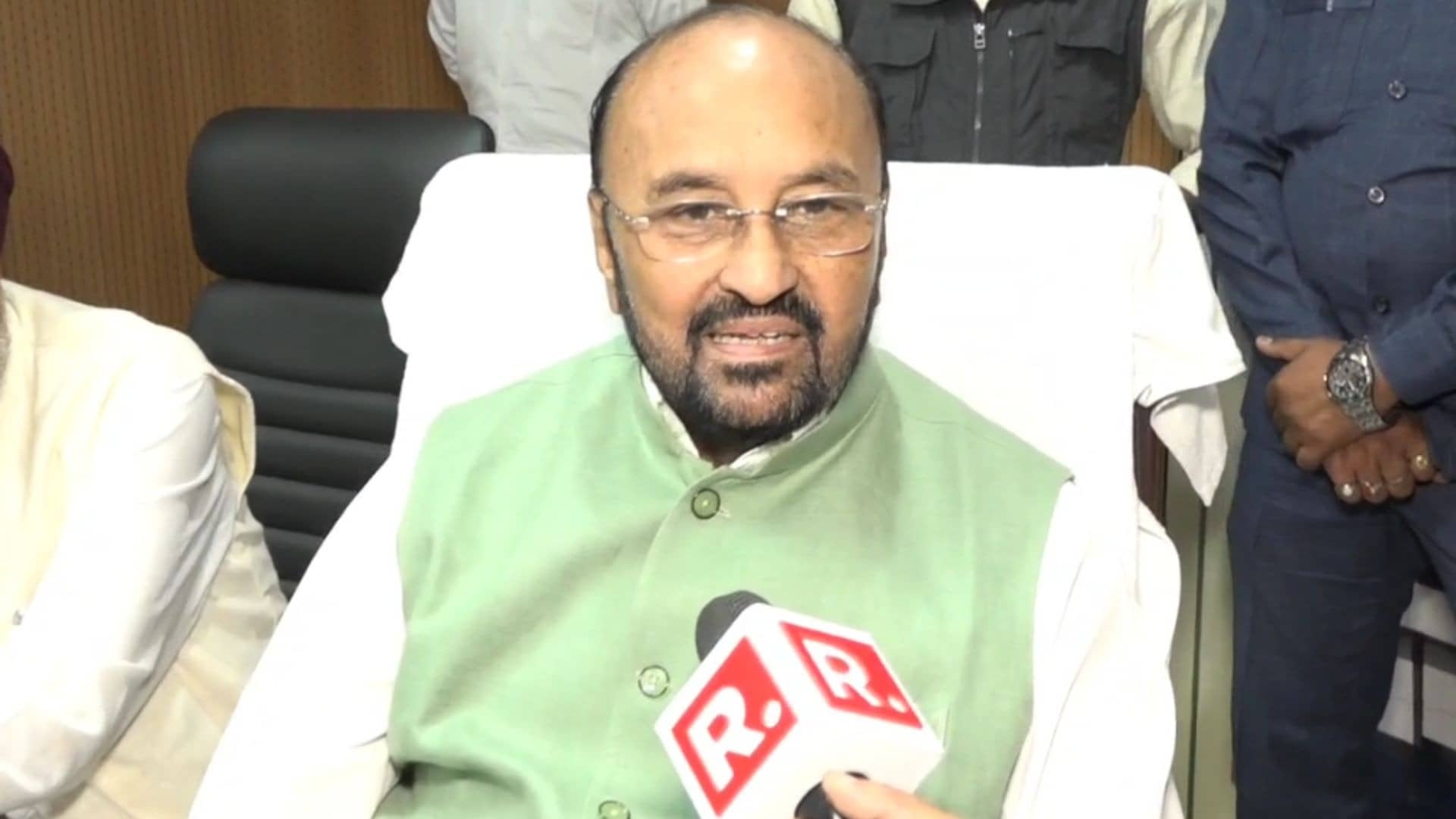 'अमित शाह तो उनकी टूट को रोकेंगे नहीं...',सपा नेता रामगोपाल के पत्र लिखने पर योगी के मंत्री ने दिया जवाब, अखिलेश यादव को बताया 'कन्फ्यूज्ड लीडर'