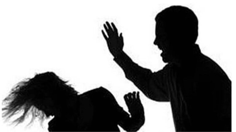 MP Crime: नशे में पति रोज करता था मारपीट और झगड़ा, पत्नी ने भी मारी लाठी फिर पहुंची थाने, बोली- ‘वो कुछ बोल नहीं रहा…' पुलिस पहुंची तो मिली लाश