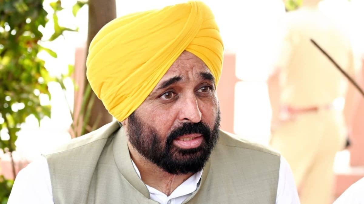 भगवंत मान के VIRAL VIDEO पर पंजाब में बवाल, अब CM की आई सफाई- मैं नहीं, AAP को बदनाम करने की साजिश; बचाव में उतरे केजरीवाल
